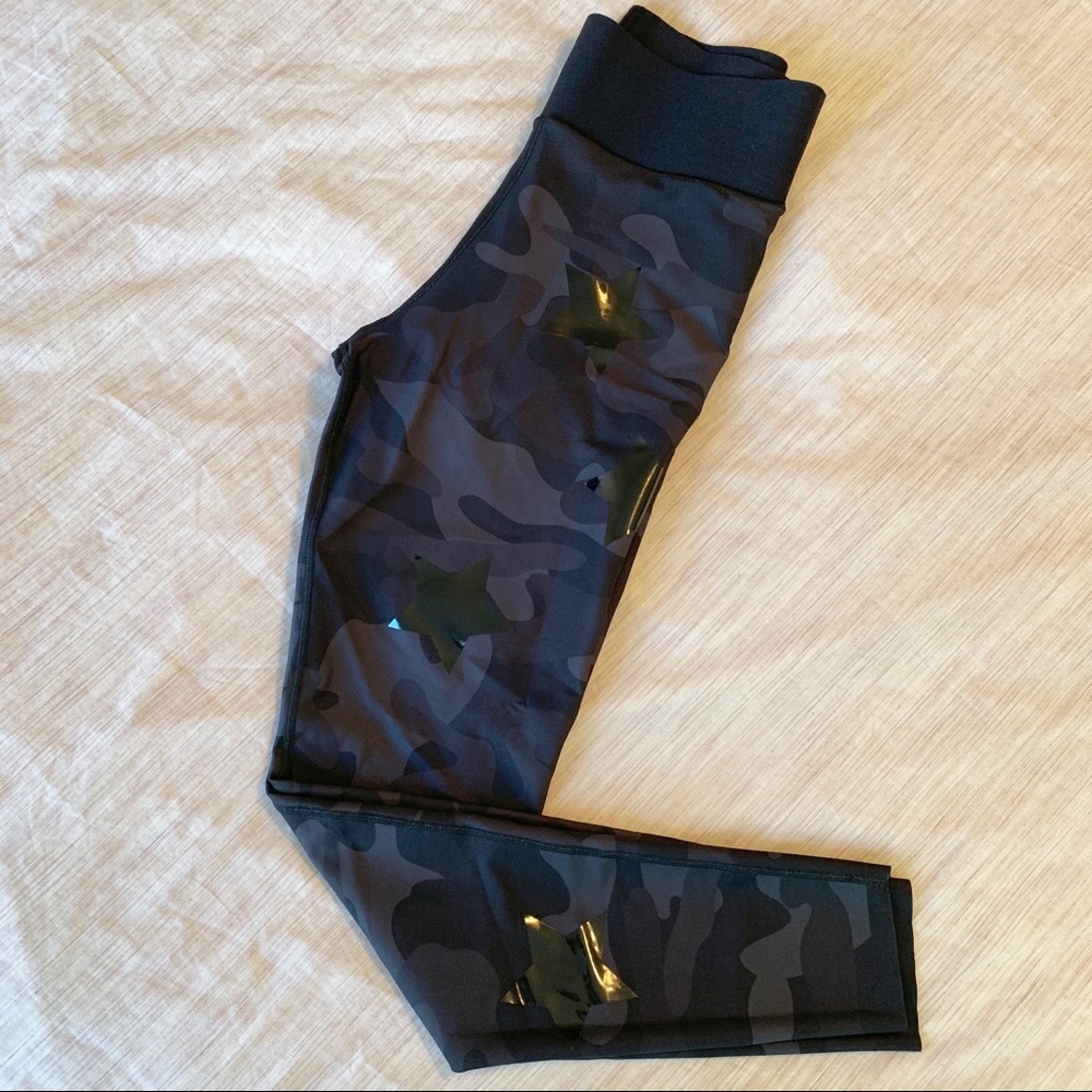 NWOT Camo Knockout Legging Ultracor
